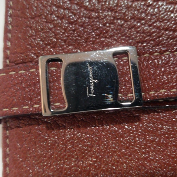 Salvatore Ferragamo Women’s Luxury Wallet | Brown Leather Snap Closure - 7"x3" - Picture 5 of 15
